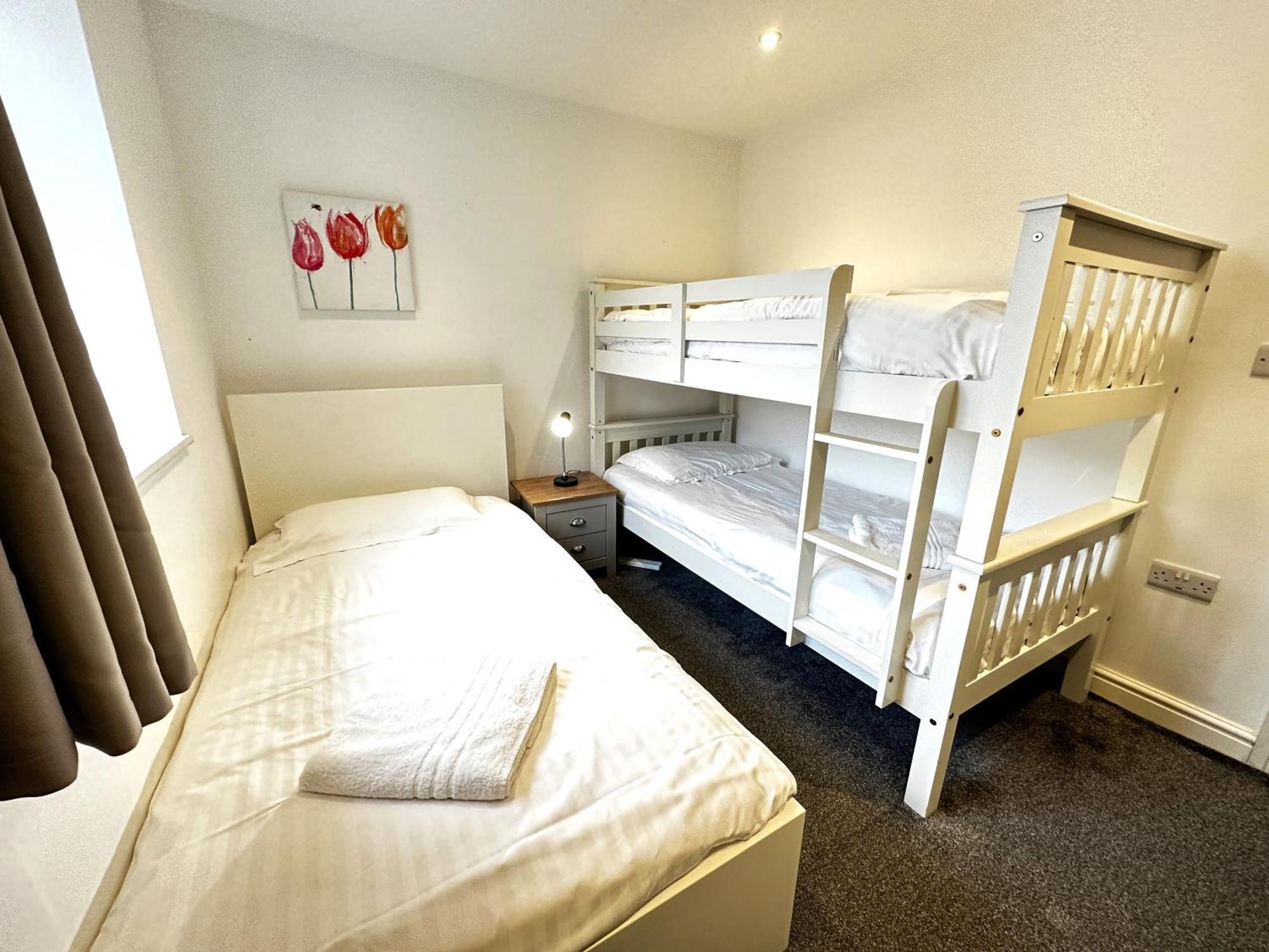Maisy Lodge - Two Bed Lux Flat - Parking, Netflix, Wifi - Close To Blenheim Palace & Oxford - F2 Kidlington Exterior foto